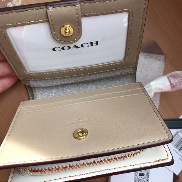 🍓 Coach Snap Wallet With Wild Strawberry Print Gold/Chalk Multi - Picture 7 of 13